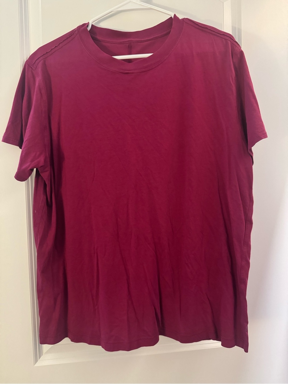 lululemon athletica women’s T-shirt (no tag fits a large)